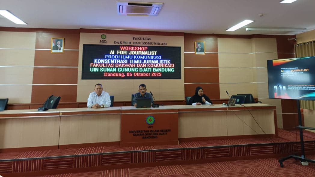 Workshop Jurnalistik UIN Bandung Bahas Kolaborasi Wartawan dan AI di Era Digital